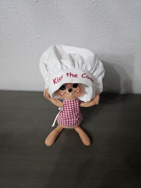 Annalee Kiss the Cook White Chef Hat Plush Mouse with Red Gingham Apron 2014